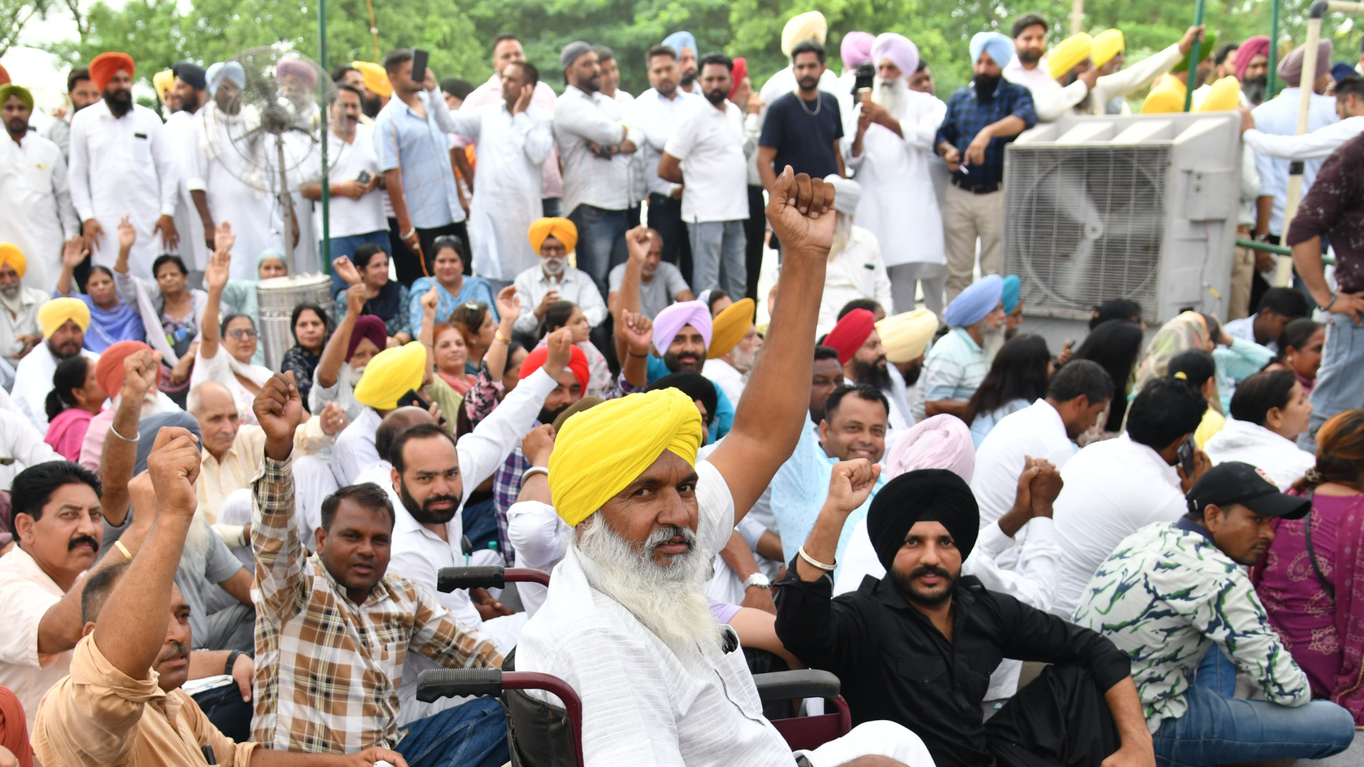 AAP Punjab stages state-wide protest against dictatorial BJP demands immediate release of Arvind Kejriwal